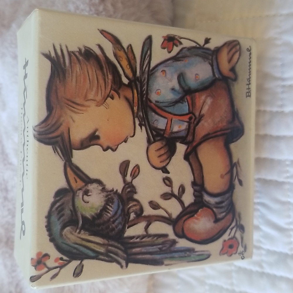 Hummel Authentic Children's Porcelain Tea Set. *Free gift with purchase* - Picture 6 of 10